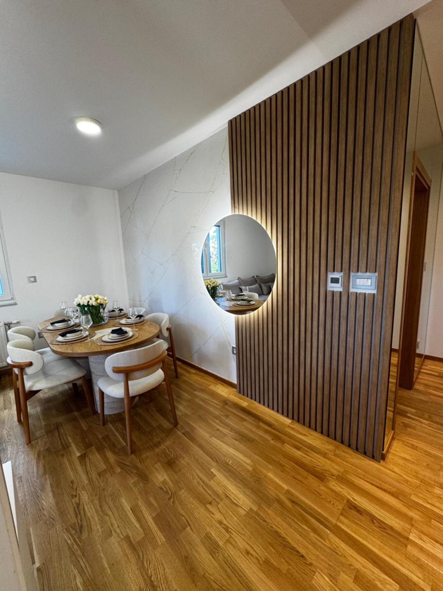 Ninth Cloud Apartment *